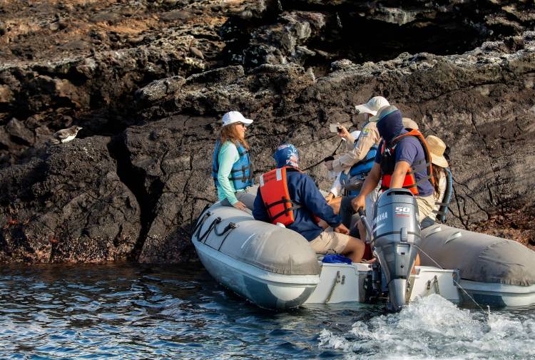 luxus-yacht-reise-galapagos_charterwelt-29A.jpg