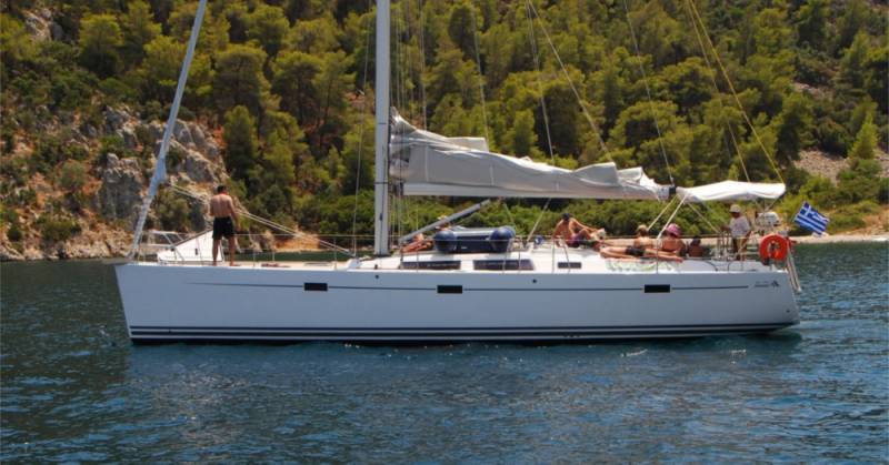 Ohne Aufschlag: One-Way-Törns in Griechenland