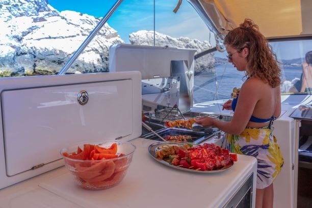 Charteryacht für junge Leute Sun Loft 47